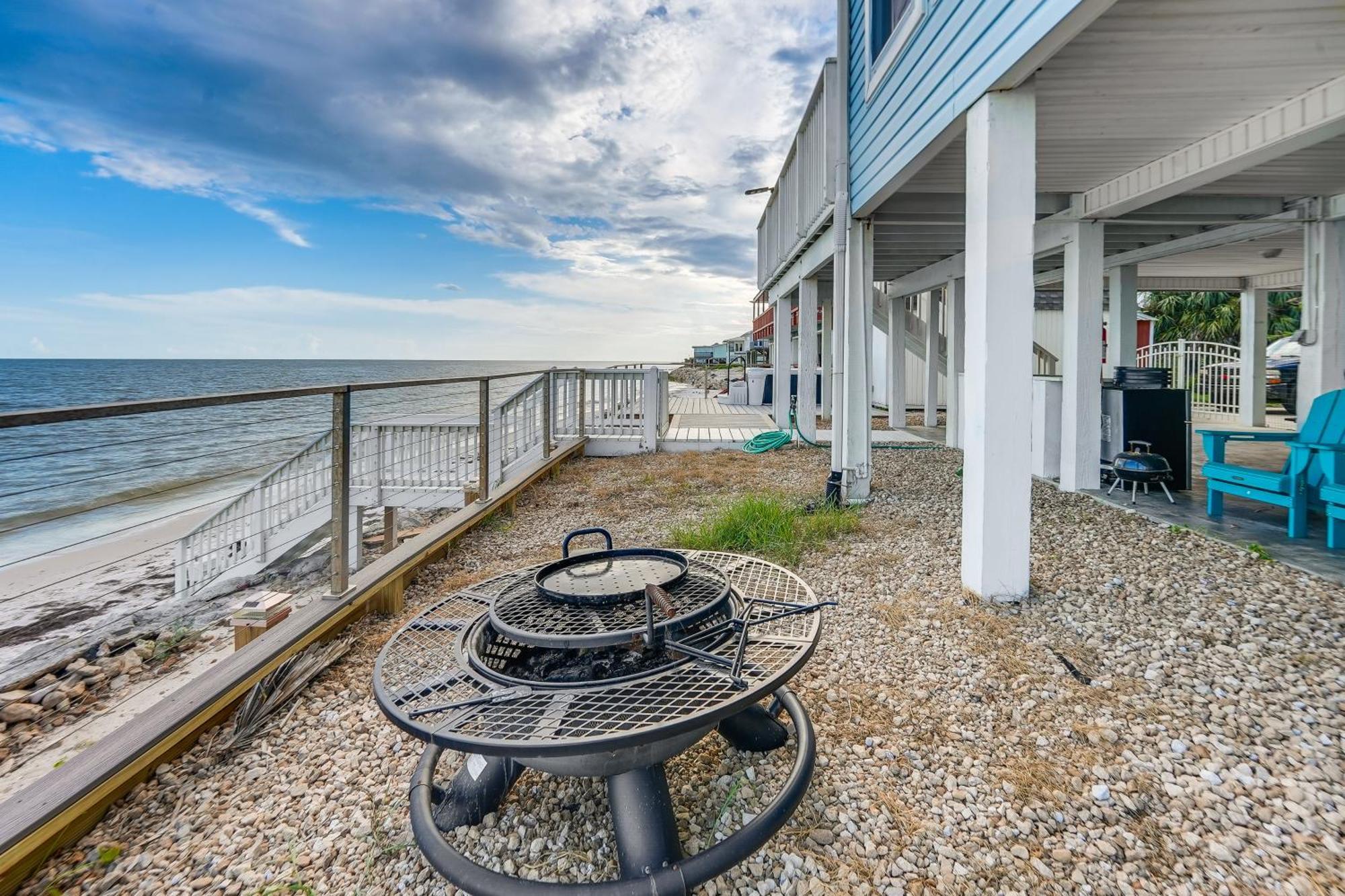 Alligator Point Beachfront Home With Private Hot Tub Sun N Sand Beaches Exterior photo